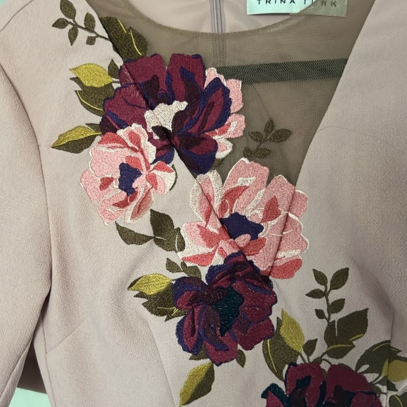 TRINA TURK Knightly Embroidered Applique 2 - Picture 8 of 12